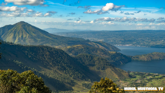 Liburan ke Danau Toba: Pesona Alam dan Budaya Sumatera Utara
